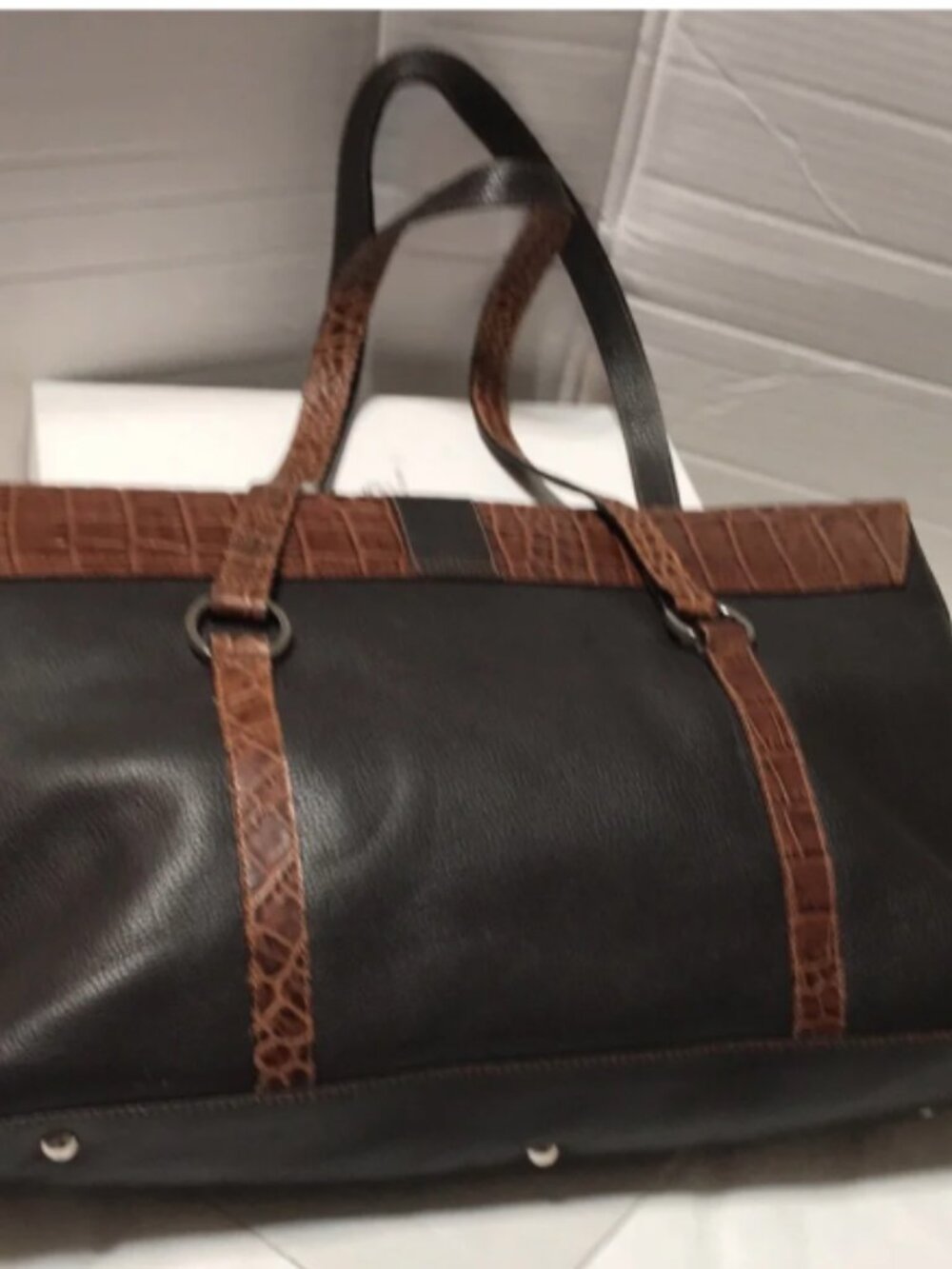 I SANTI Italian Leather Sachel